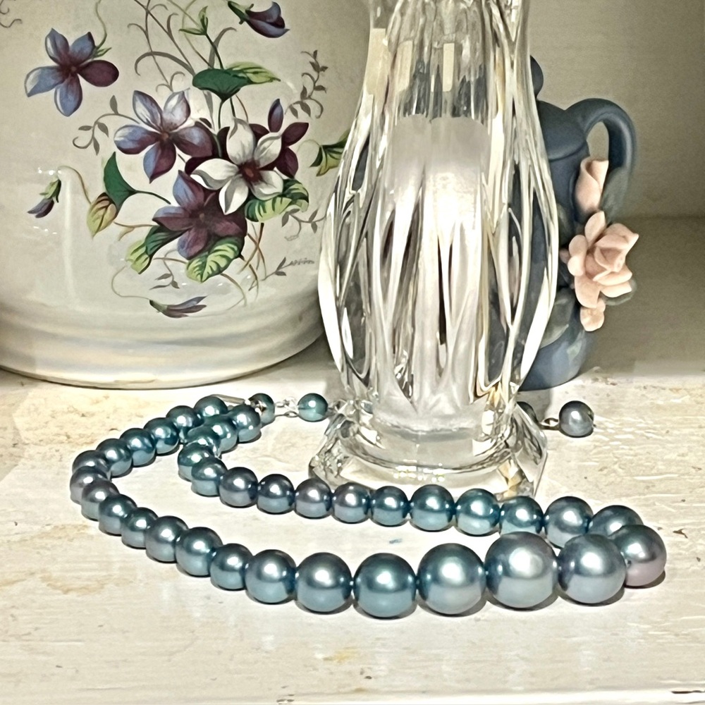 Japan VTG Blue Peacock Simulated Pearl Choker 15.75 In MCM Graduated Iridescent